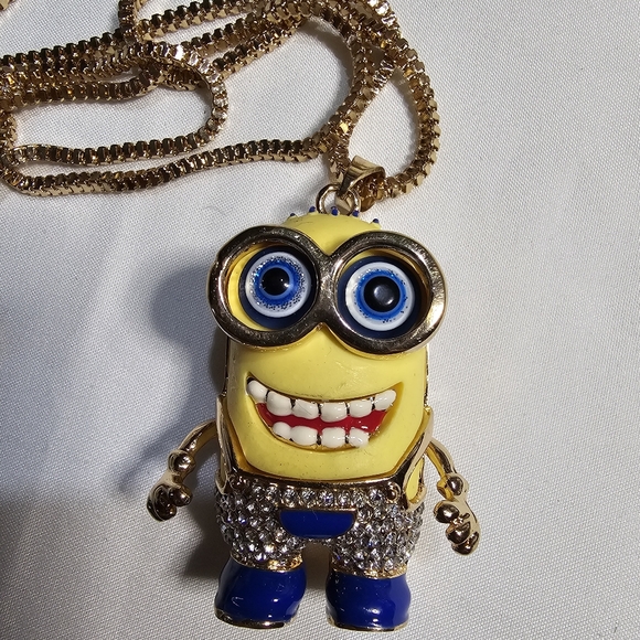 Minion Sweater Necklace - Picture 15 of 17